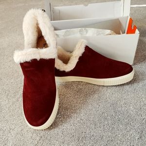 Timberland Women's Skyla Bay Slip-On Burgundy Suede Shoes Size 9